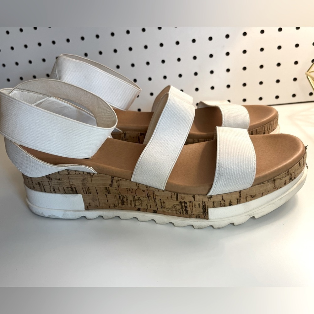 Steve Madden Women's Bandi Sandal White Platform Sandals 11M